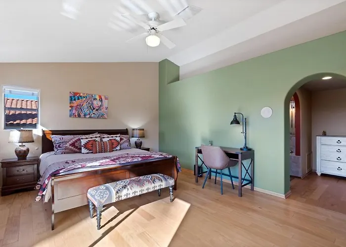 Southwestern Paradise, Simply Classic 4bed 3bath