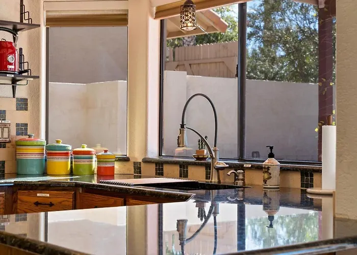 Southwestern Paradise, Simply Classic 4bed 3bath * Oro Valley